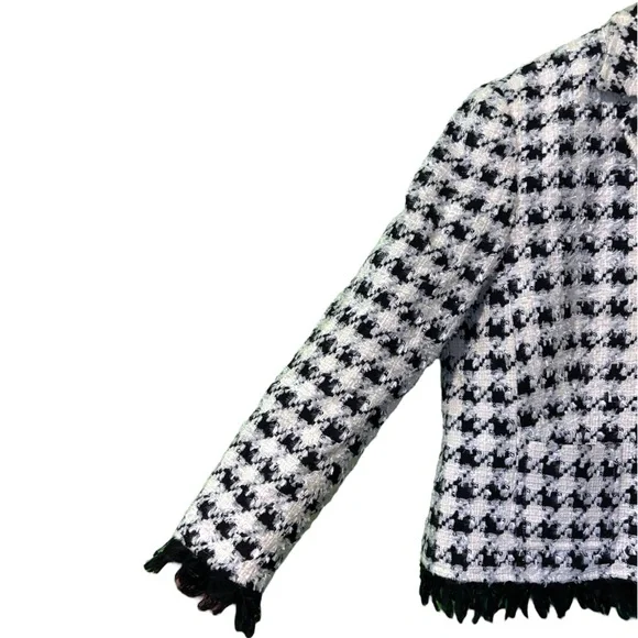 Escada Tweed Black & White Wool Blend Textured Houndstooth Blazer w/ Fringe 42
